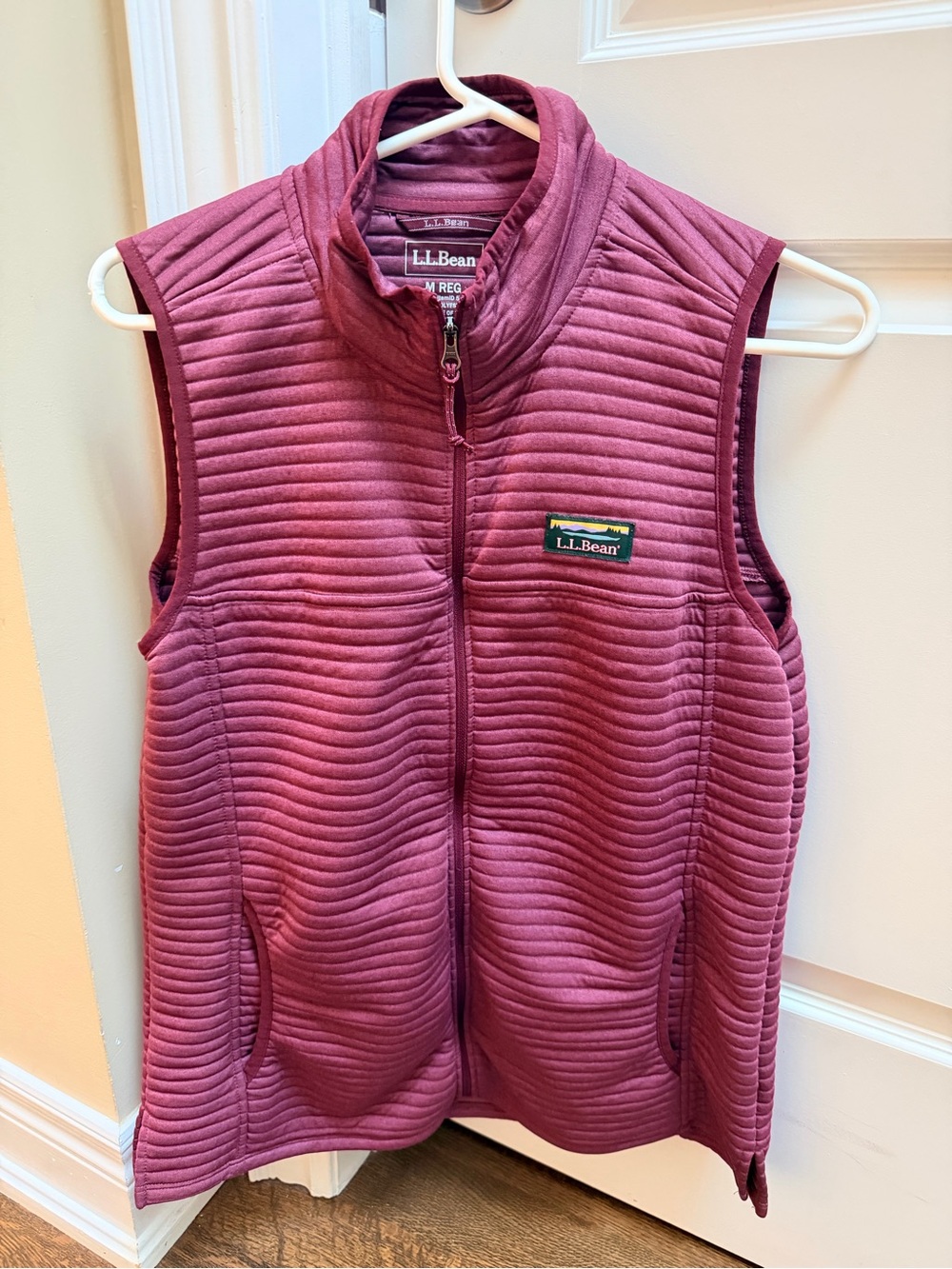 L.L. BEAN Women's Airlight Vest Wine Colour Size Medium Outdoor Hikes Cottage